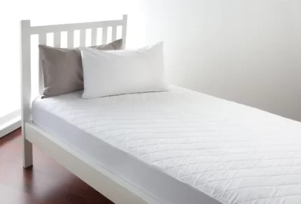 Waterproof And Breathable Mattress Protector